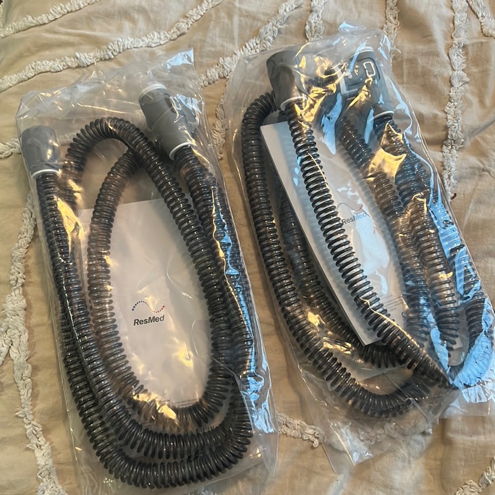 Bundle of 2 resmed tubes